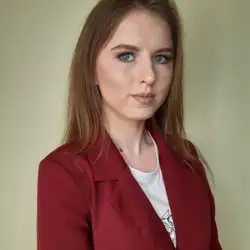 Христина Слюзар