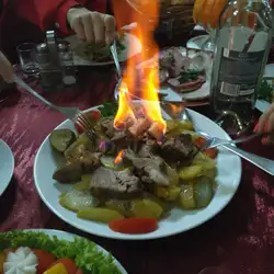 Гостинна хата