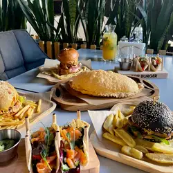 TOP BURGER