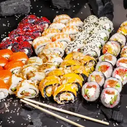RollStar Sushi & Pizza
