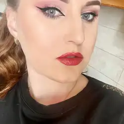 Яна Середович