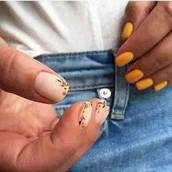 Nails Room