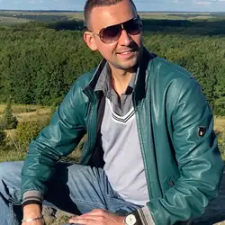 Тренер з настільного та великого тенісу