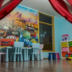 Весела Хатинка kids club
