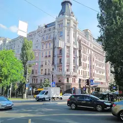 Прем’єр пелас