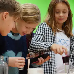 Main School на правому березі
