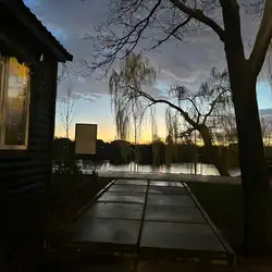 Людне Місце — Київ