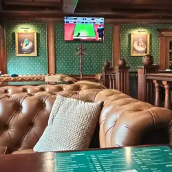 Green Duck Pub & Hotel