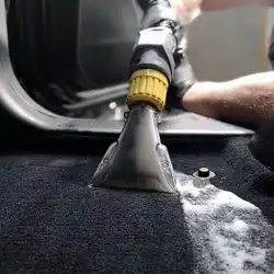 Автомийка на Зіньківській