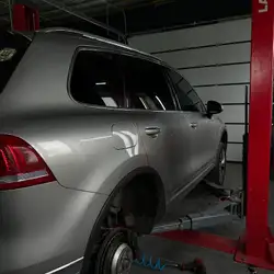 Professional auto hub