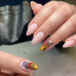 Julia Davidiuk Nail