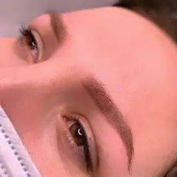 Юлія Майстер татуажу