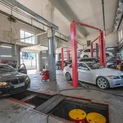 BMW GARAGE