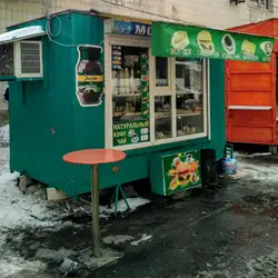 Шаурма зеленый ларек
