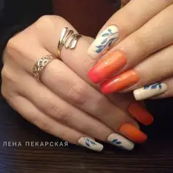 Олена Пекарська