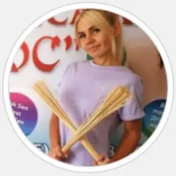 Лукашова Олена