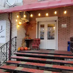 Dali Pizza & Sushi